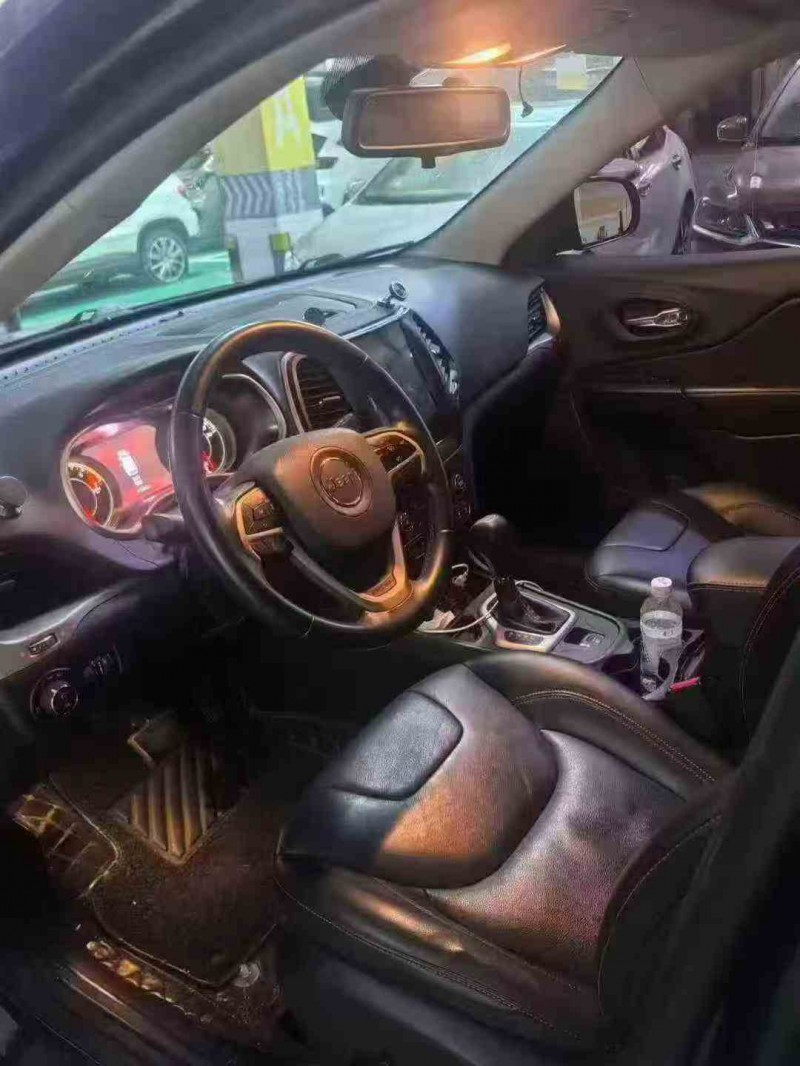 荆州18年Jeep自由光4