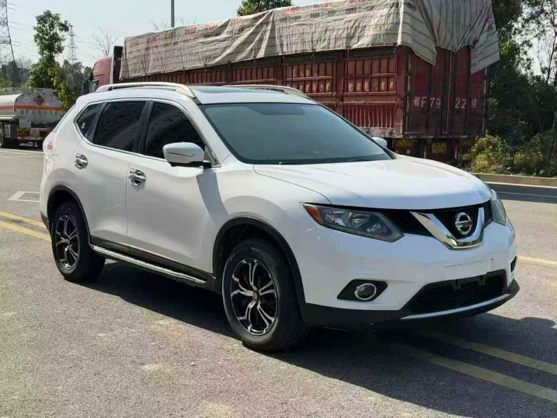 常德16年日产奇骏3