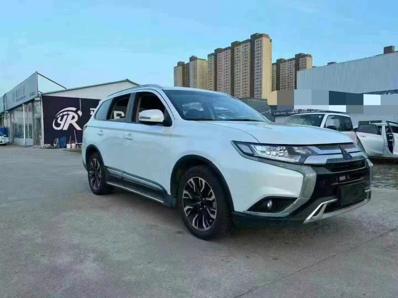 安阳19年三菱欧蓝德2