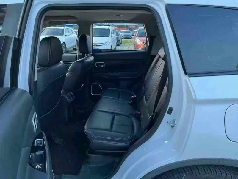 安阳19年三菱欧蓝德4