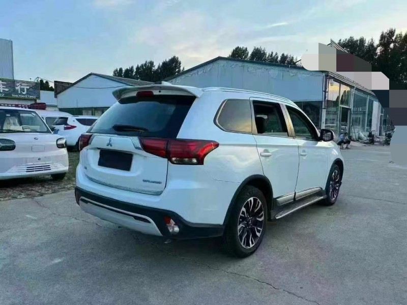 安阳19年三菱欧蓝德7