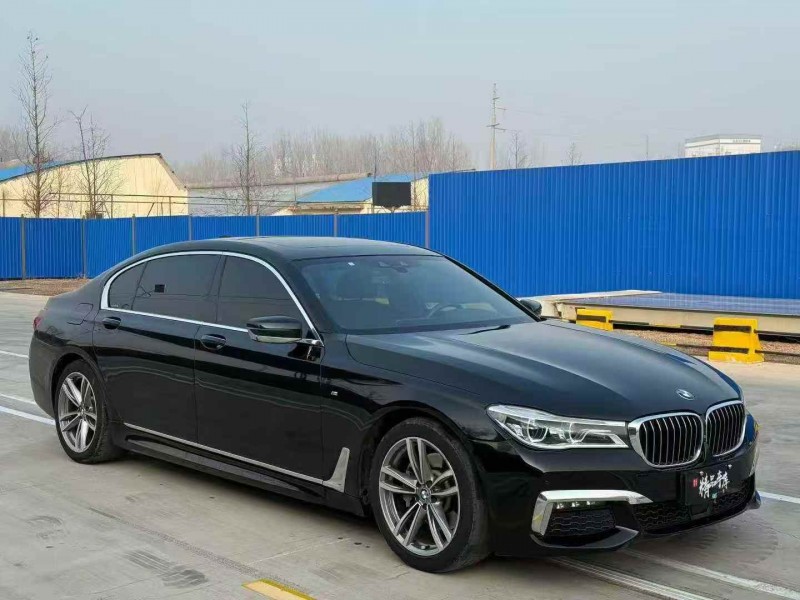 济宁19年宝马7系2