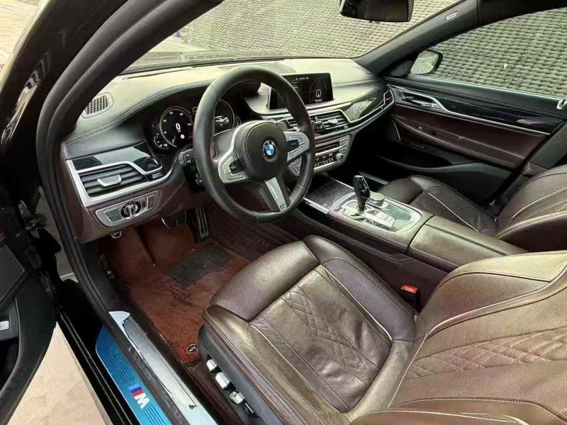 济宁19年宝马7系4