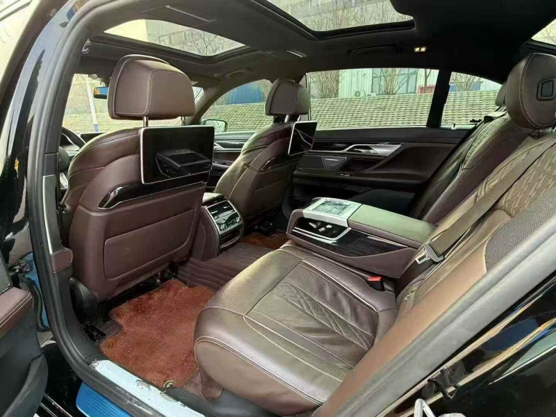 济宁19年宝马7系5