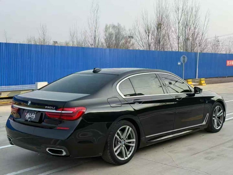 济宁19年宝马7系7