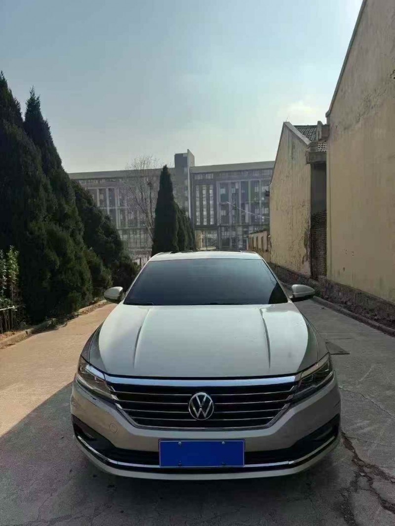 青岛21年大众朗逸1