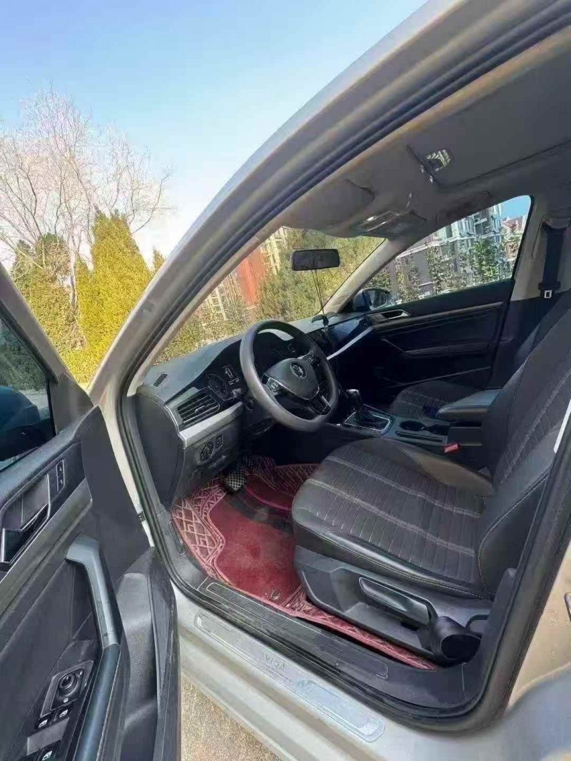 青岛21年大众朗逸4