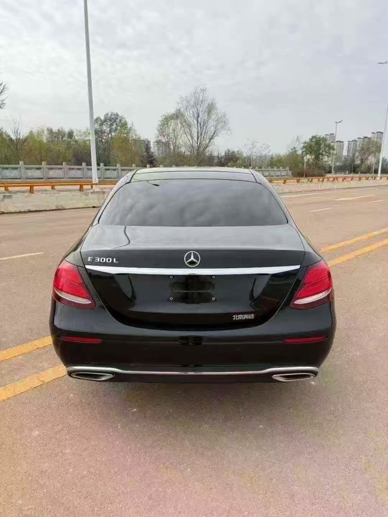 兰州19年奔驰E8