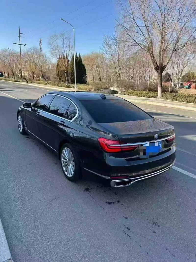 济宁16年宝马7系5