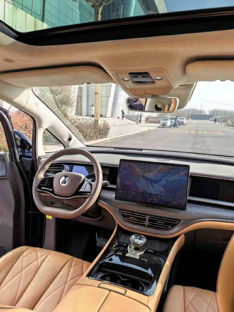 保定23年腾势D94