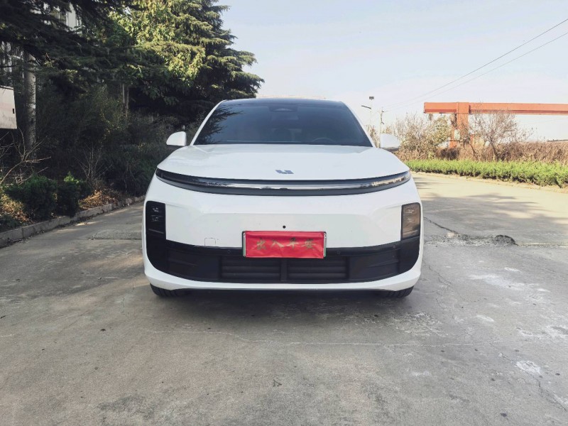 长治25年阿尔法·罗密欧ALFA 2uettottanta1