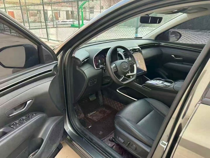 保定21年现代途胜6