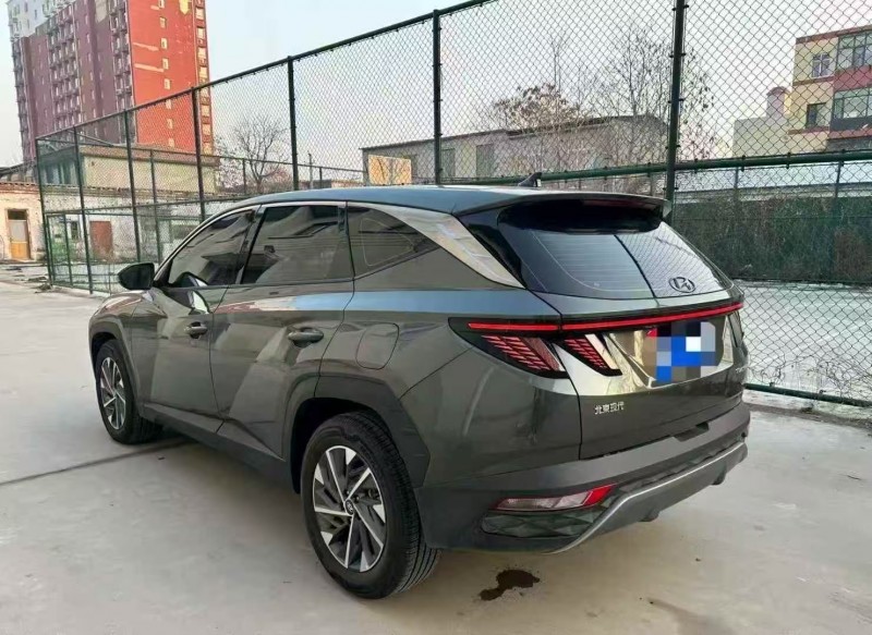 保定21年现代途胜8