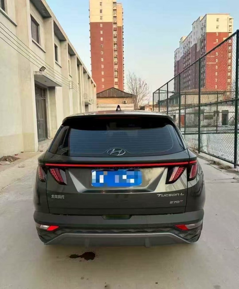 保定21年现代途胜9