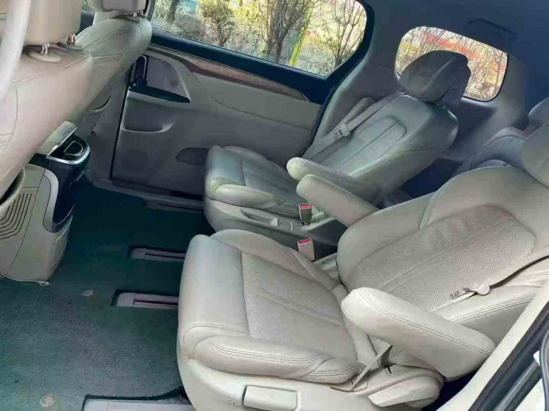 东营19年别克GL85