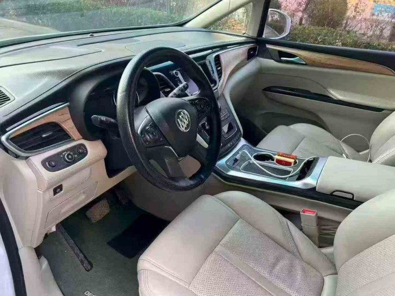 东营19年别克GL86