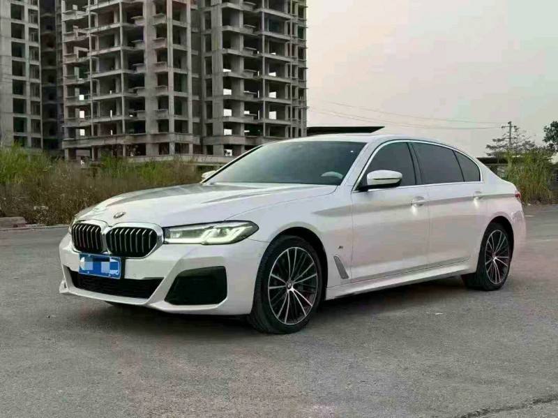 北海22年宝马5系2