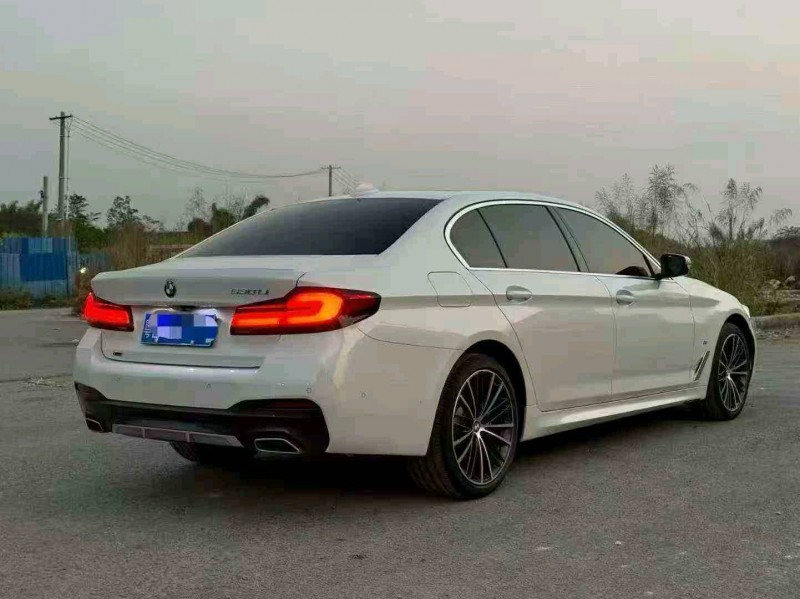 北海22年宝马5系7