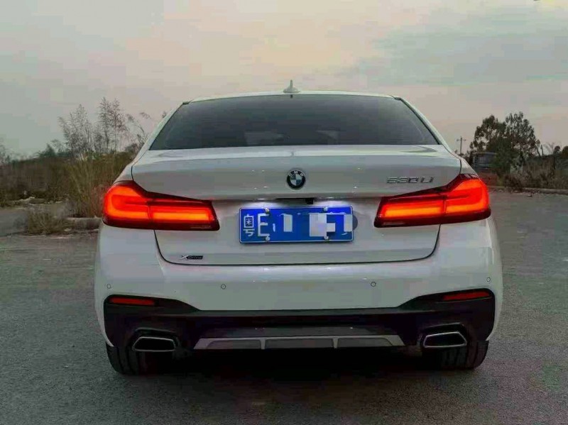 北海22年宝马5系9