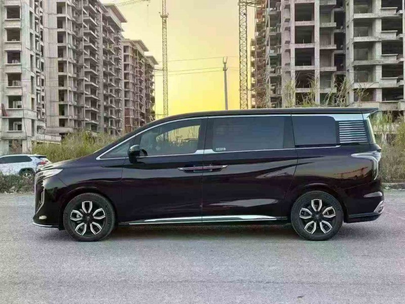 梧州23年紅旗HQ95