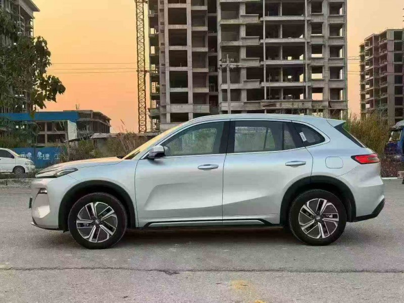 貴港25年吉利銀河5