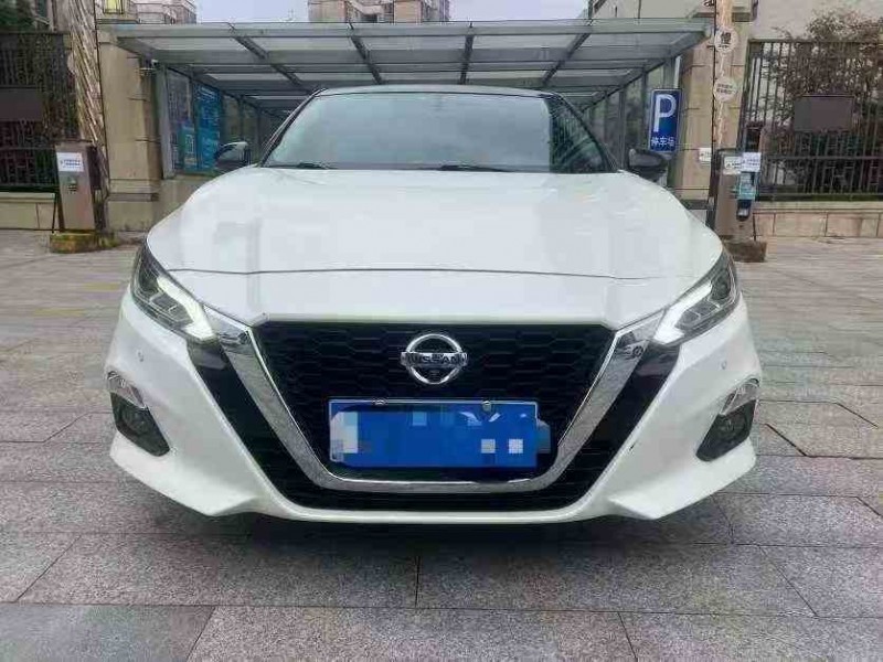 景德镇19年日产天籁1