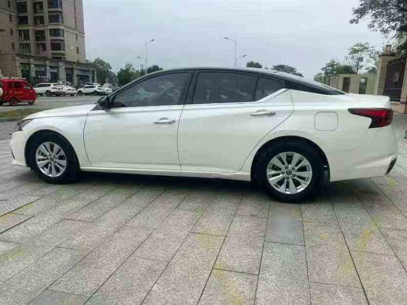 景德镇19年日产天籁6