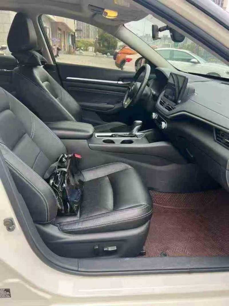 景德镇19年日产天籁8