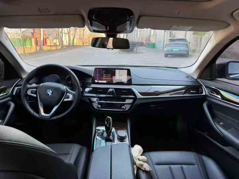 承德18年宝马5系8