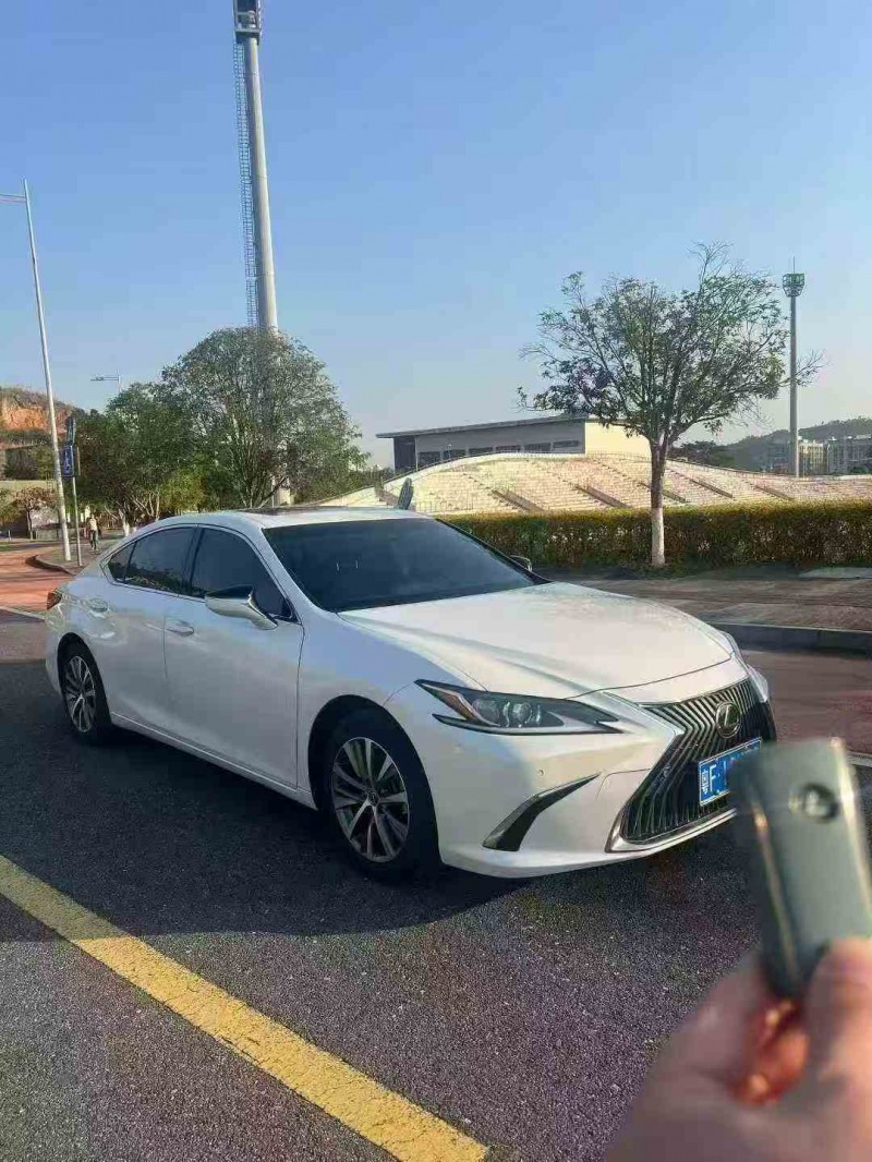 桂林20年雷克萨斯ES3