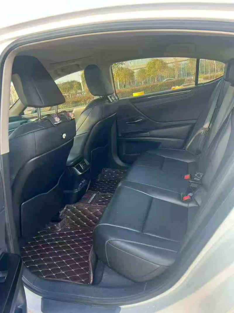 桂林20年雷克萨斯ES4