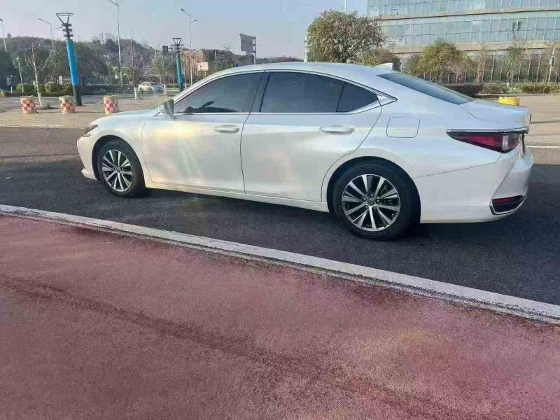 桂林20年雷克萨斯ES9