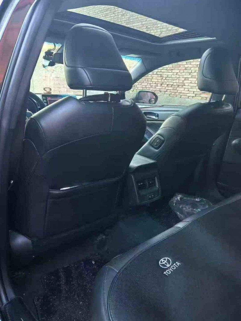 汉中20年丰田亚洲龙5