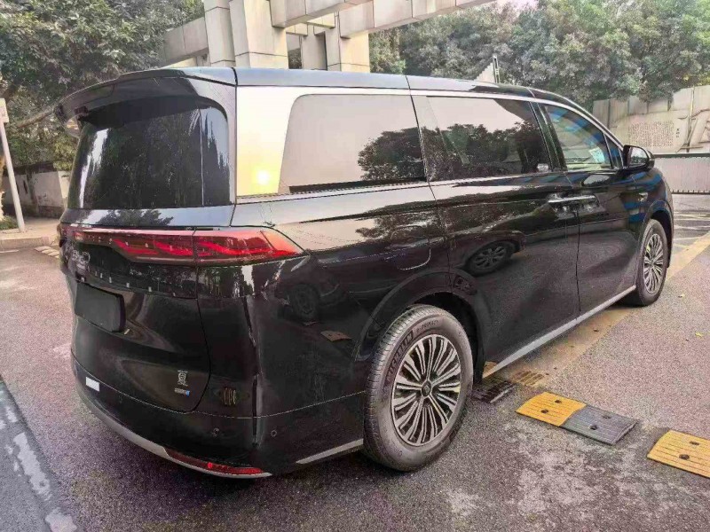 重庆25年比亚迪夏4