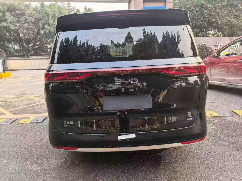 重庆25年比亚迪夏5