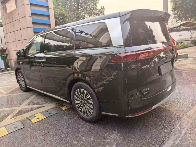 重庆25年比亚迪夏6