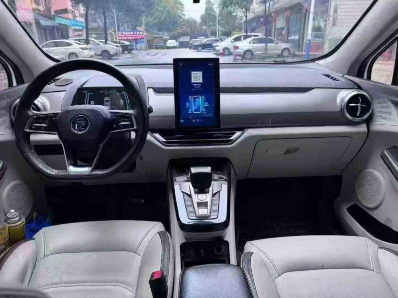 长沙22年比亚迪元5