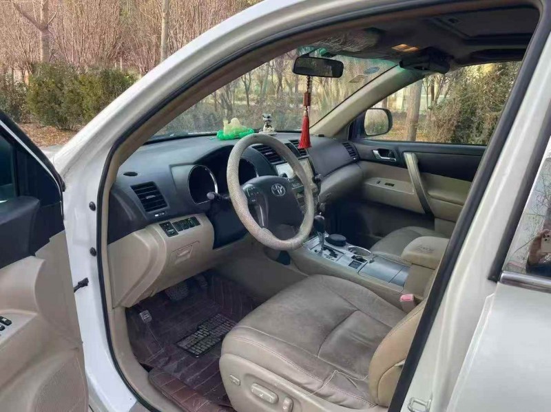 淮北12年丰田汉兰达8