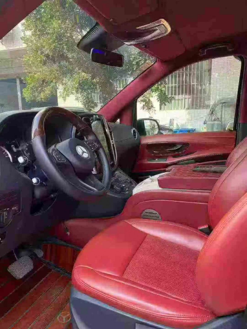 汕头19年奔驰威霆5