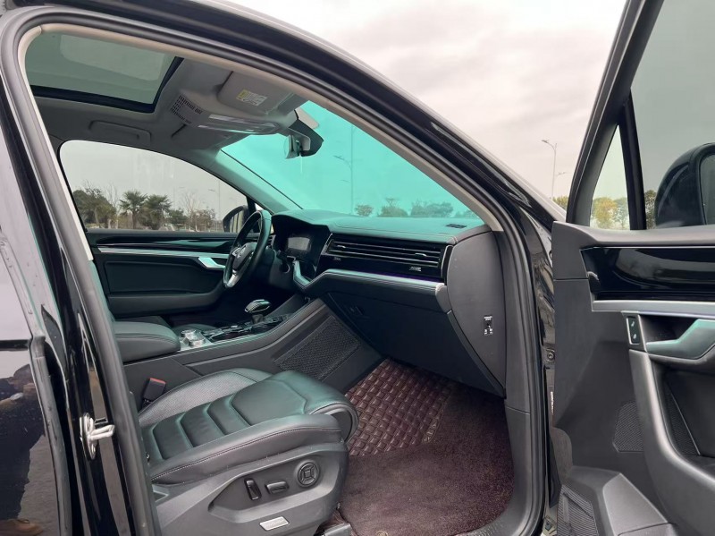 盐城20年大众途锐6