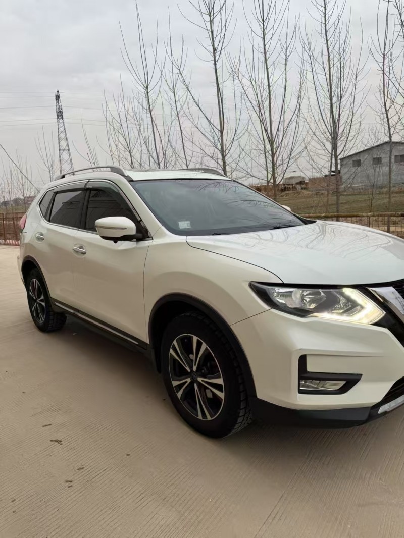 菏泽18年日产奇骏2