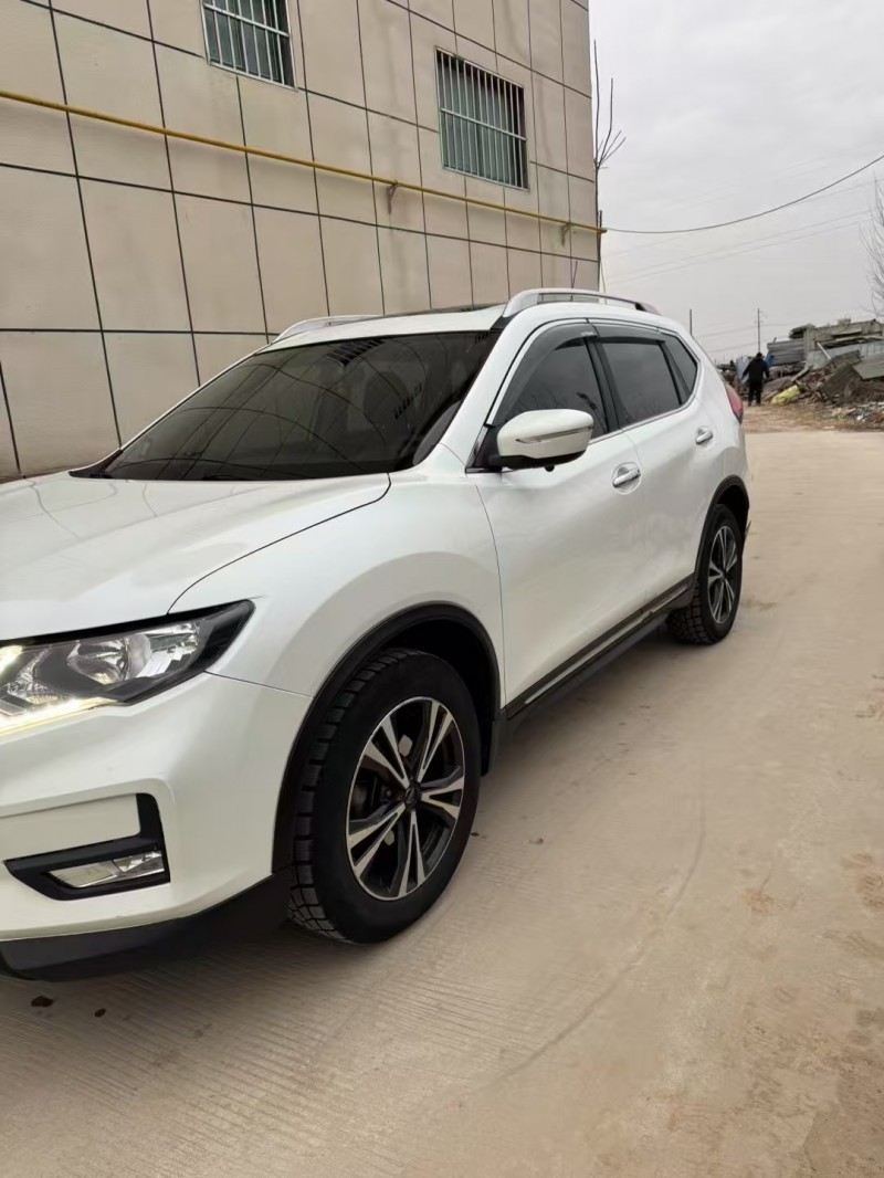 菏泽18年日产奇骏3