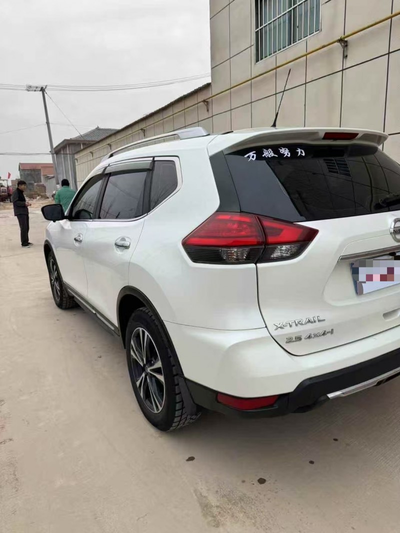 菏泽18年日产奇骏8