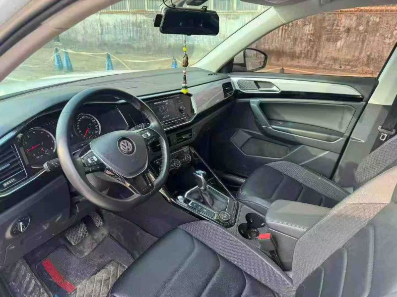 菏泽19年大众探岳6