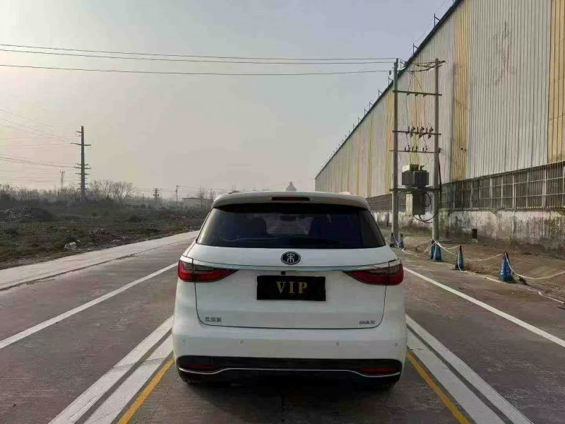 菏泽19年比亚迪宋9