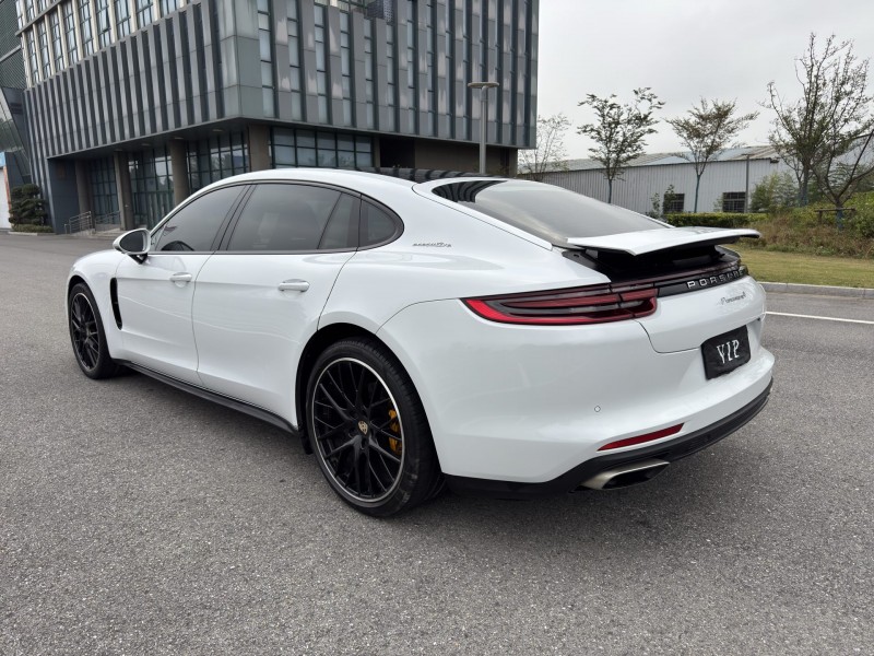 盐城18年保时捷帕拉梅拉9