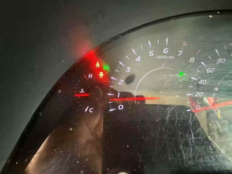 常德14年丰田锐志5