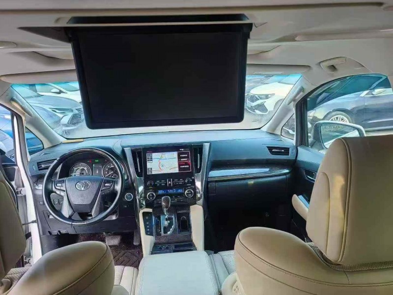 张家界21年丰田埃尔法4