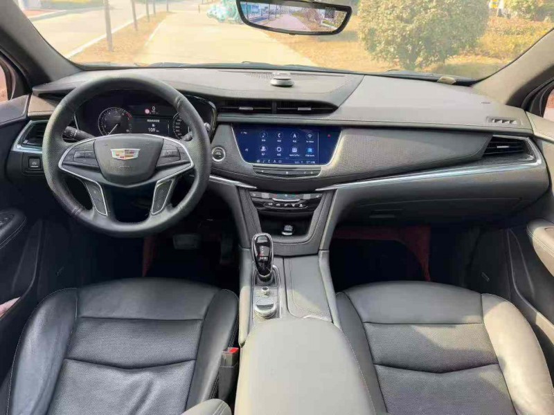 枣庄20年凯迪拉克XT56