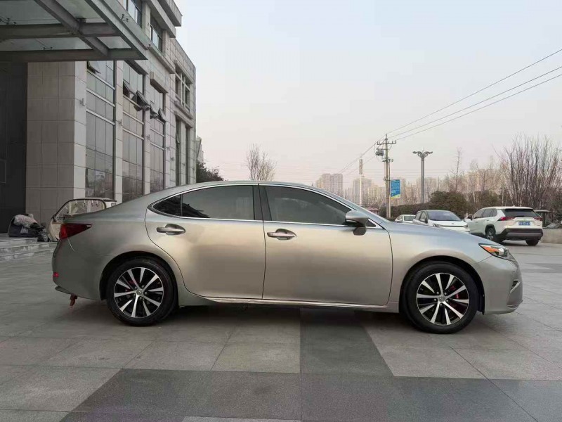 枣庄18年雷克萨斯ES7